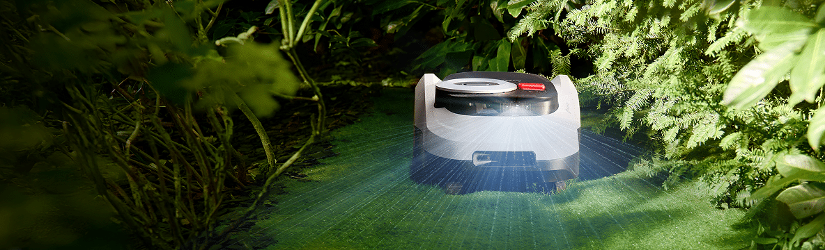 Segway Navimow i208 LiDAR navigiert mit LiDAR durch einen Garten